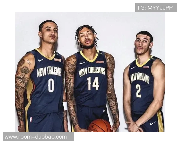 费尔斯冲突后情绪激动被拦截安全护送回更衣室过程引关注